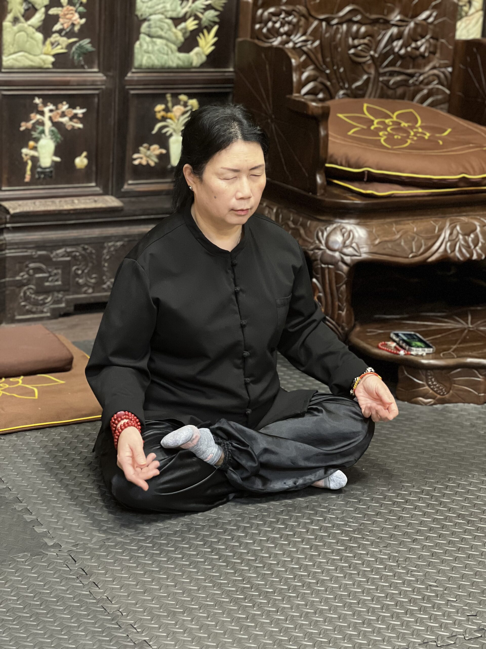 Kung Fu Vancouver student practicing seated meditation